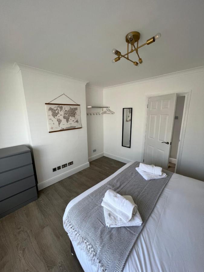 3 Bed Luxury Open Plan Living Villa Rayleigh Exteriör bild