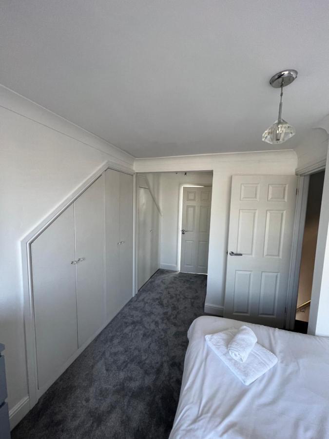 3 Bed Luxury Open Plan Living Villa Rayleigh Exteriör bild