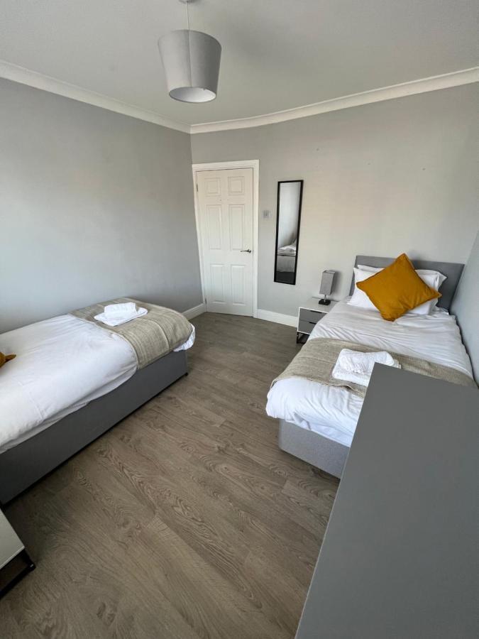 3 Bed Luxury Open Plan Living Villa Rayleigh Exteriör bild
