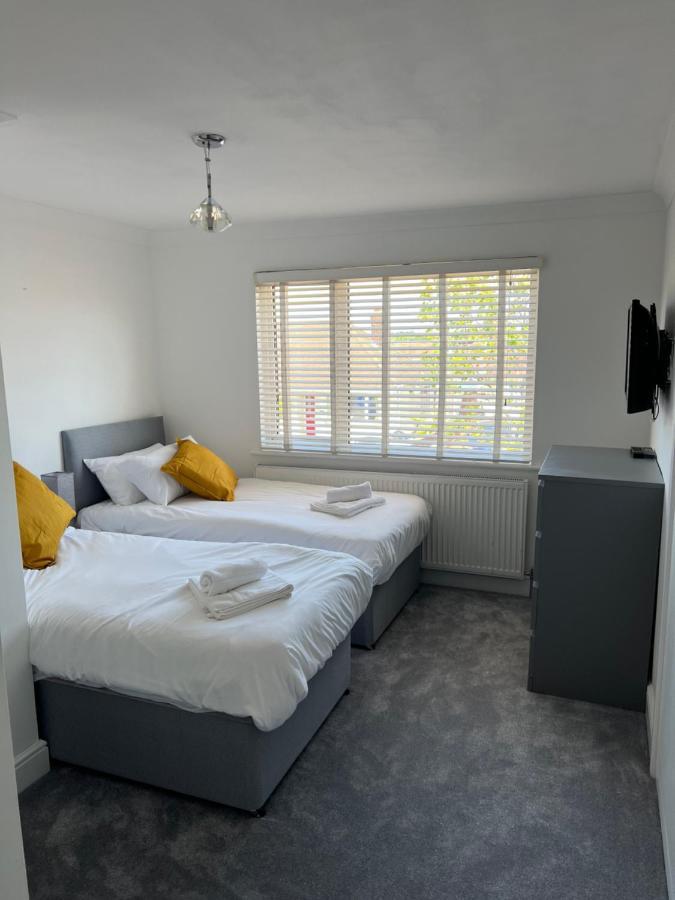 3 Bed Luxury Open Plan Living Villa Rayleigh Exteriör bild
